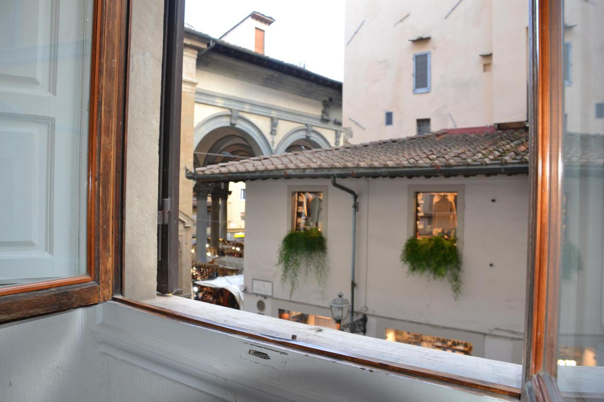 La Loggia Del Porcellino